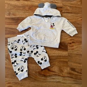 Disney Baby Mickey Mouse Hooded Outfit, Size 3-6 Months